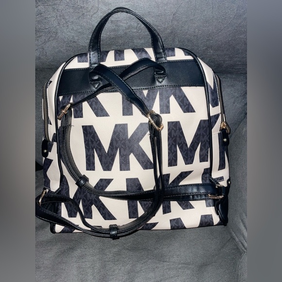 Michael Kors backpack - Picture 2 of 6
